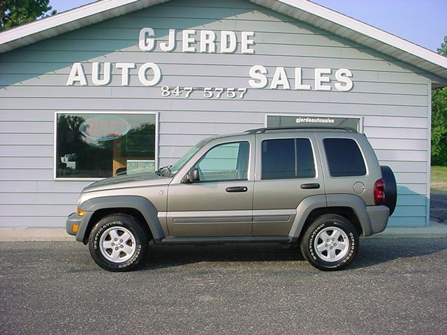 Jeep Liberty 2005 photo 2