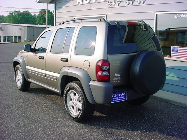 Jeep Liberty 2005 photo 4