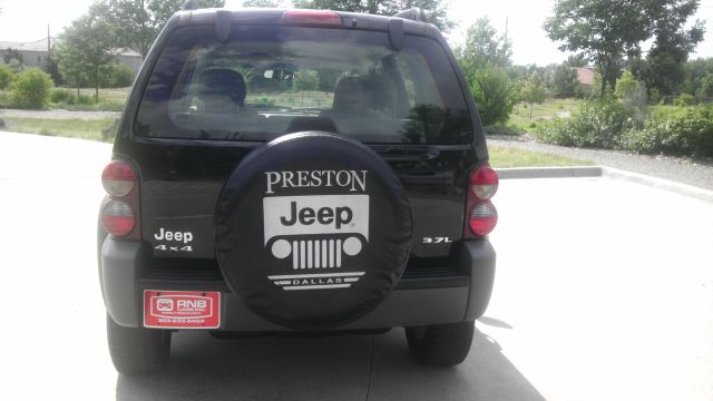 Jeep Liberty 2005 photo 3