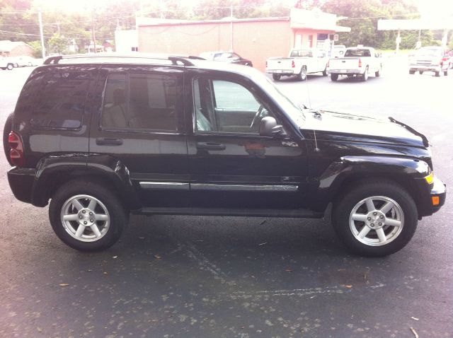 Jeep Liberty 2005 photo 1