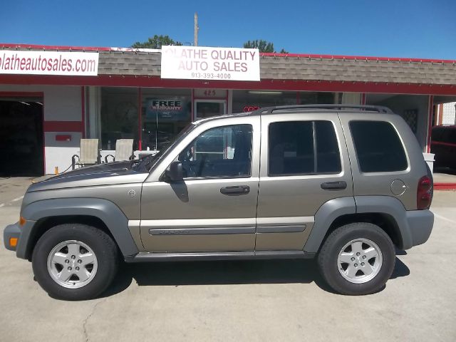 Jeep Liberty 2005 photo 10