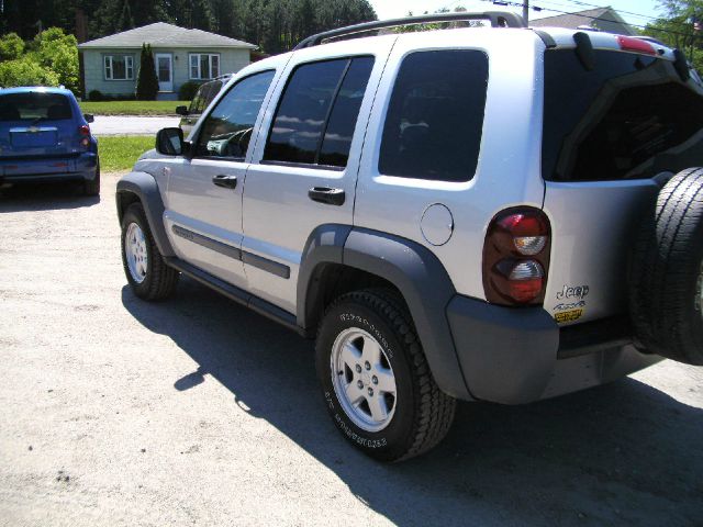 Jeep Liberty 2005 photo 3