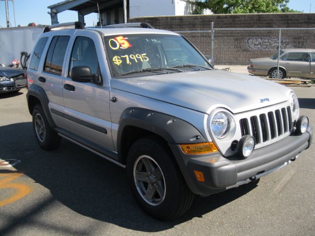 Jeep Liberty 2005 photo 1