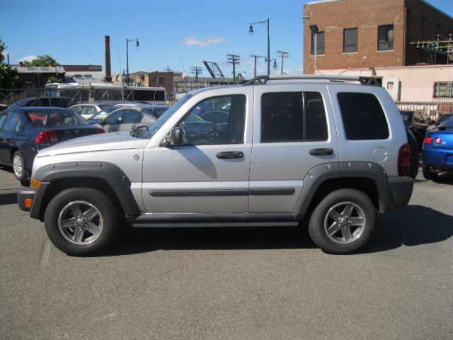 Jeep Liberty 2005 photo 3