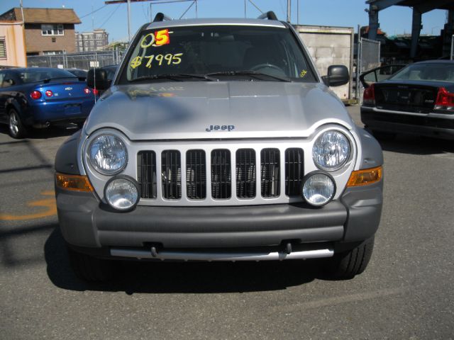 Jeep Liberty 2005 photo 4