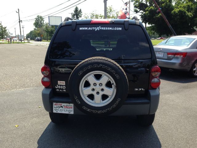 Jeep Liberty 2005 photo 1