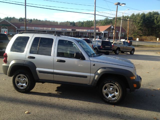 Jeep Liberty 2005 photo 3