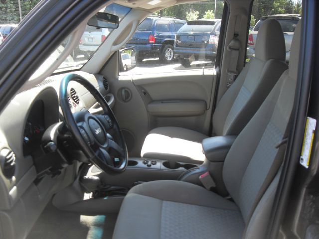 Jeep Liberty 2005 photo 1