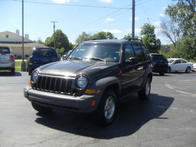 Jeep Liberty 2005 photo 3