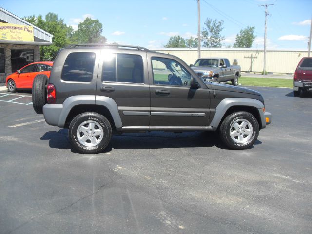 Jeep Liberty 2005 photo 4