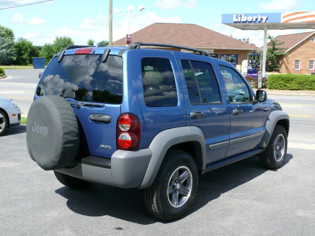 Jeep Liberty 2005 photo 3