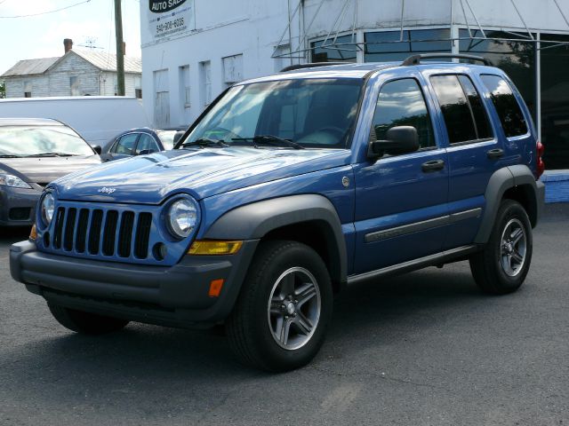 Jeep Liberty 2005 photo 4