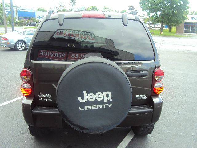 Jeep Liberty 2005 photo 13