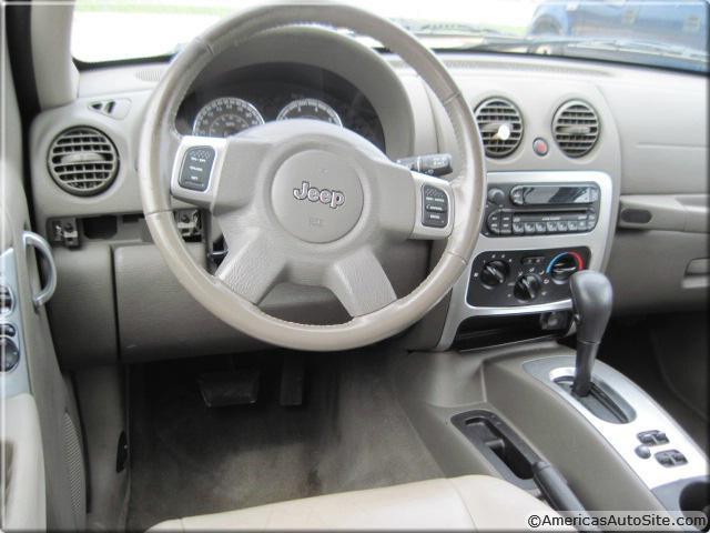 Jeep Liberty 2006 photo 4