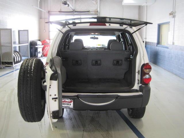 Jeep Liberty 2006 photo 3