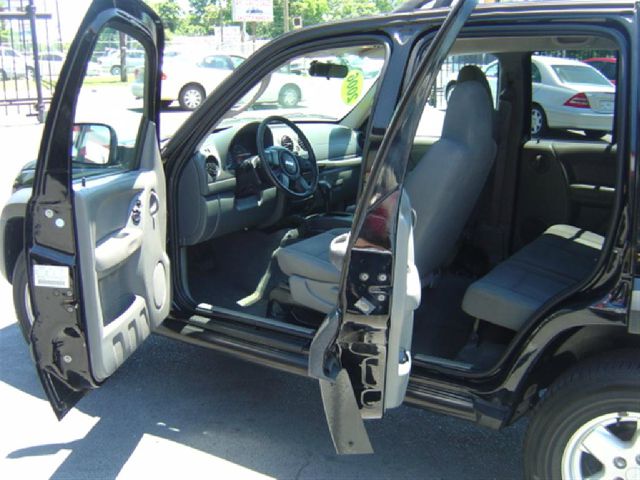 Jeep Liberty 2006 photo 13