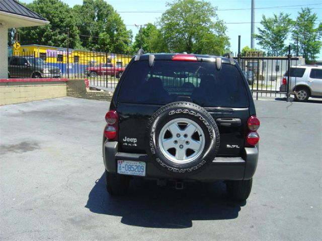 Jeep Liberty 2006 photo 17