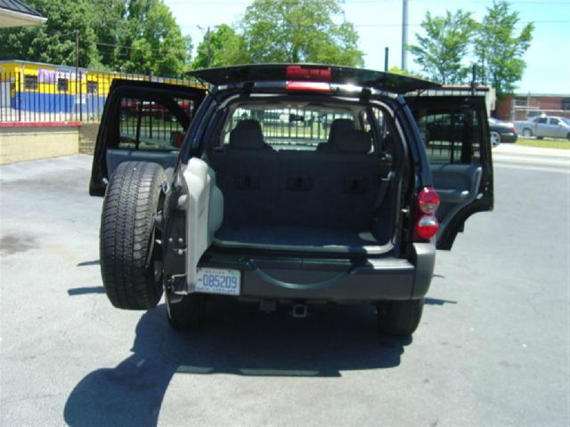 Jeep Liberty 2006 photo 3