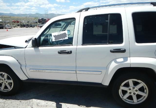 Jeep Liberty 2006 photo 2