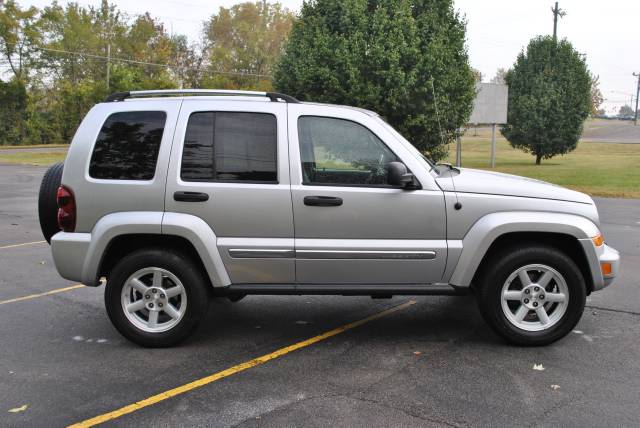 Jeep Liberty 2006 photo 3