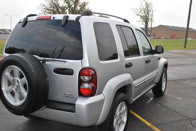 Jeep Liberty 2006 photo 4