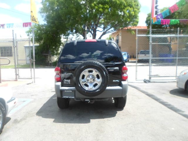 Jeep Liberty 2006 photo 2