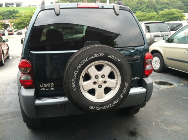 Jeep Liberty 2006 photo 4