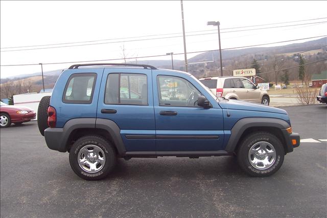 Jeep Liberty 2006 photo 2