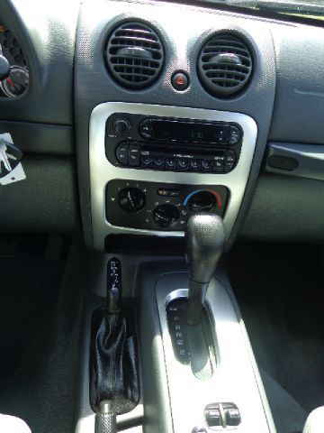 Jeep Liberty 2006 photo 8