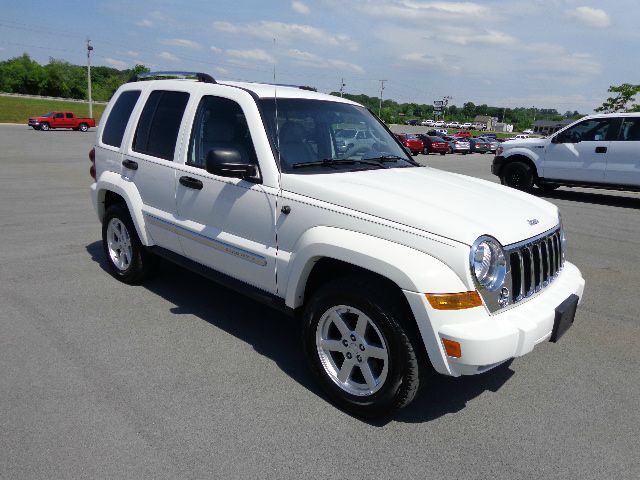 Jeep Liberty 2006 photo 9