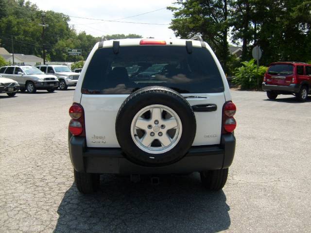 Jeep Liberty 2006 photo 3