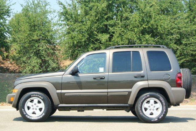 Jeep Liberty Extended Cab V8 LT W/1lt SUV