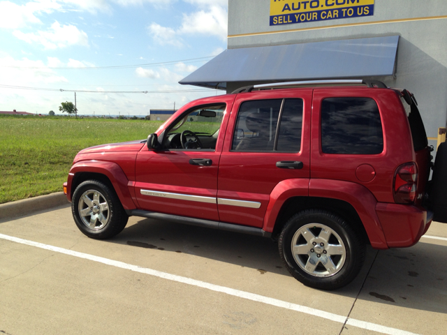 Jeep Liberty 2006 photo 12