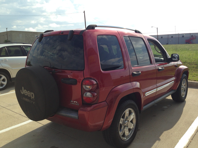 Jeep Liberty 2006 photo 14