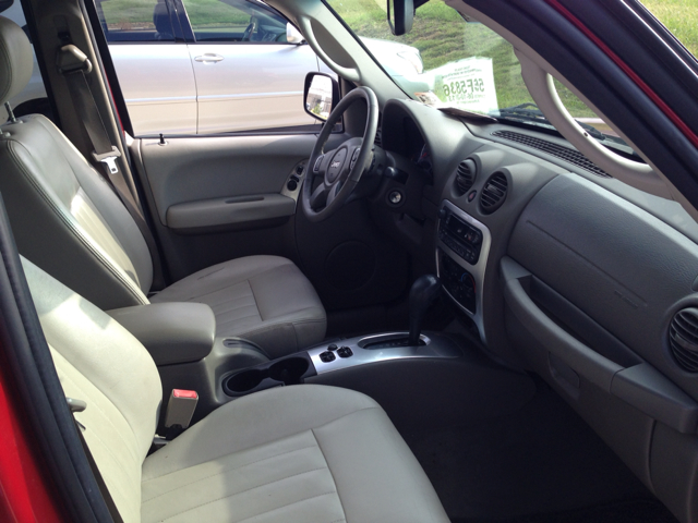 Jeep Liberty 2006 photo 17