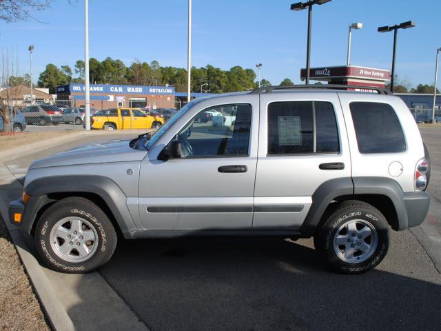 Jeep Liberty 2006 photo 1