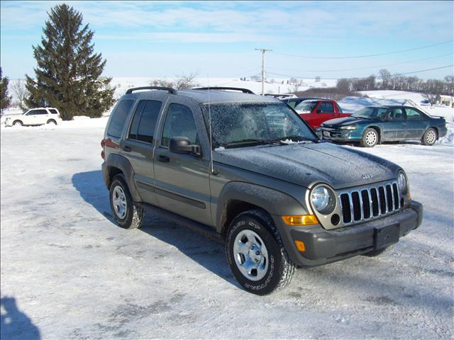 Jeep Liberty 2006 photo 2