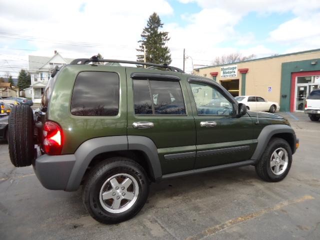 Jeep Liberty 2006 photo 3