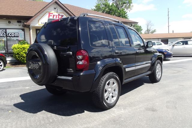 Jeep Liberty 2006 photo 8