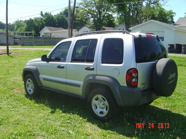 Jeep Liberty 2006 photo 7