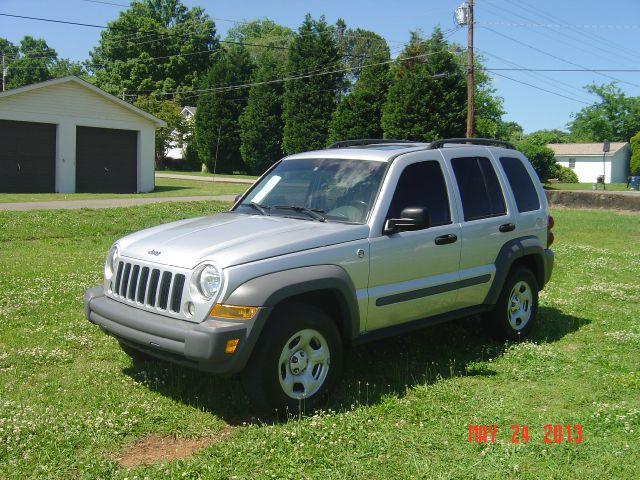 Jeep Liberty 2006 photo 9