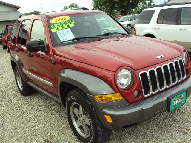 Jeep Liberty 2006 photo 2