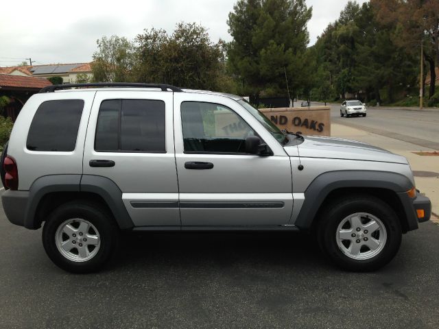 Jeep Liberty 2006 photo 4