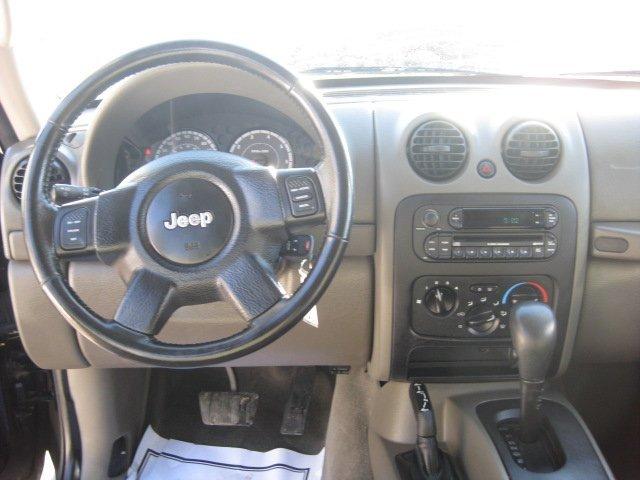 Jeep Liberty 2006 photo 2