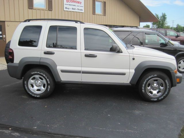 Jeep Liberty Extended Cab V8 LT W/1lt SUV