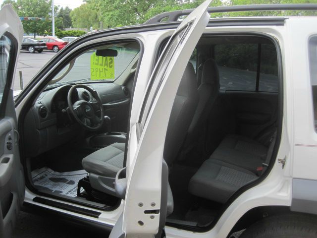 Jeep Liberty 2006 photo 3