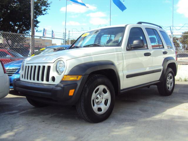 Jeep Liberty 2006 photo 2