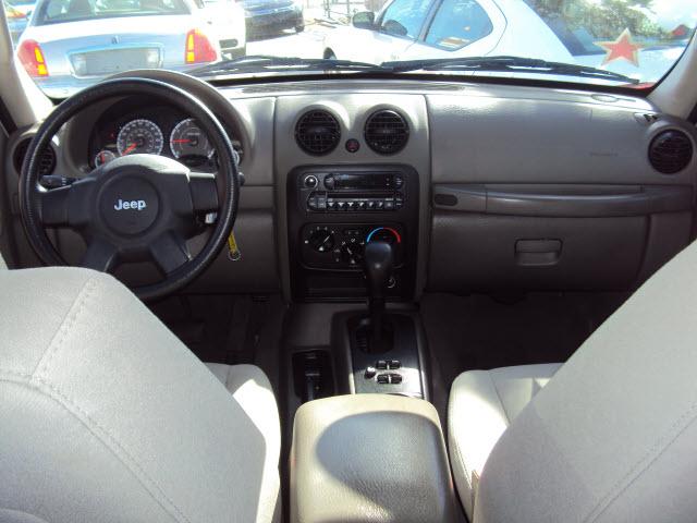 Jeep Liberty 2006 photo 4