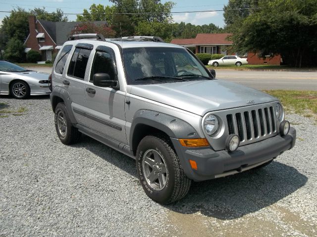 Jeep Liberty 2006 photo 4