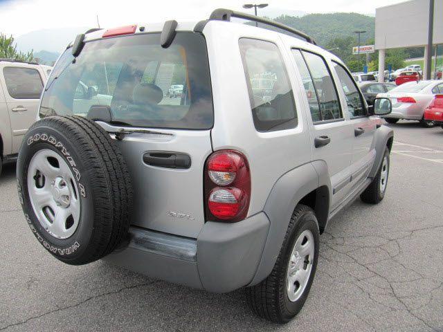 Jeep Liberty 2006 photo 3